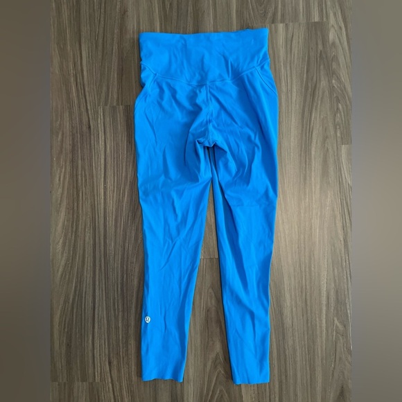 Lululemon Base Pace High-Rise Crop 23"
Poolside size 4 - Picture 2 of 7